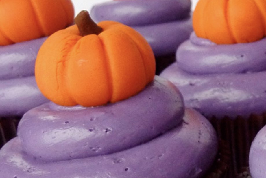 CUPCAKE HALLOWEEN DE CHOCOLATE CON PHILADELPHIA Y GALLETAS